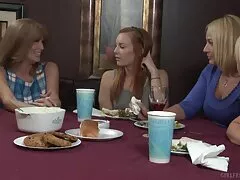 વિશાળ tits MILF હોટેલ નોકરડી વાહિયાત વિદ્યાર્થી જુના સેકસી વીડિયો